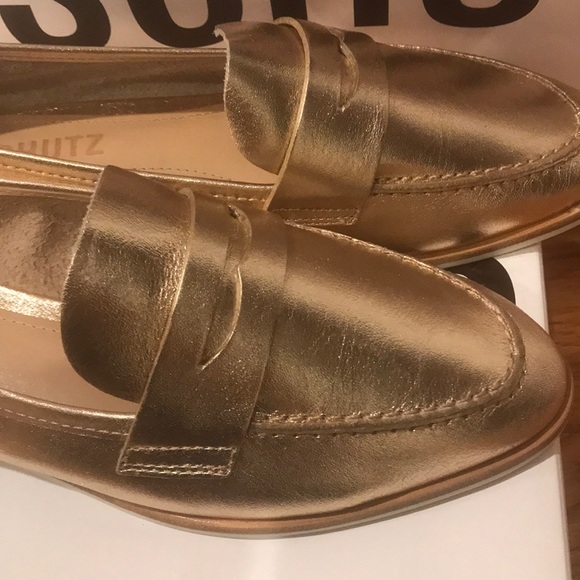 BRAND NEW SCHUTZ FLATS - Picture 7 of 8